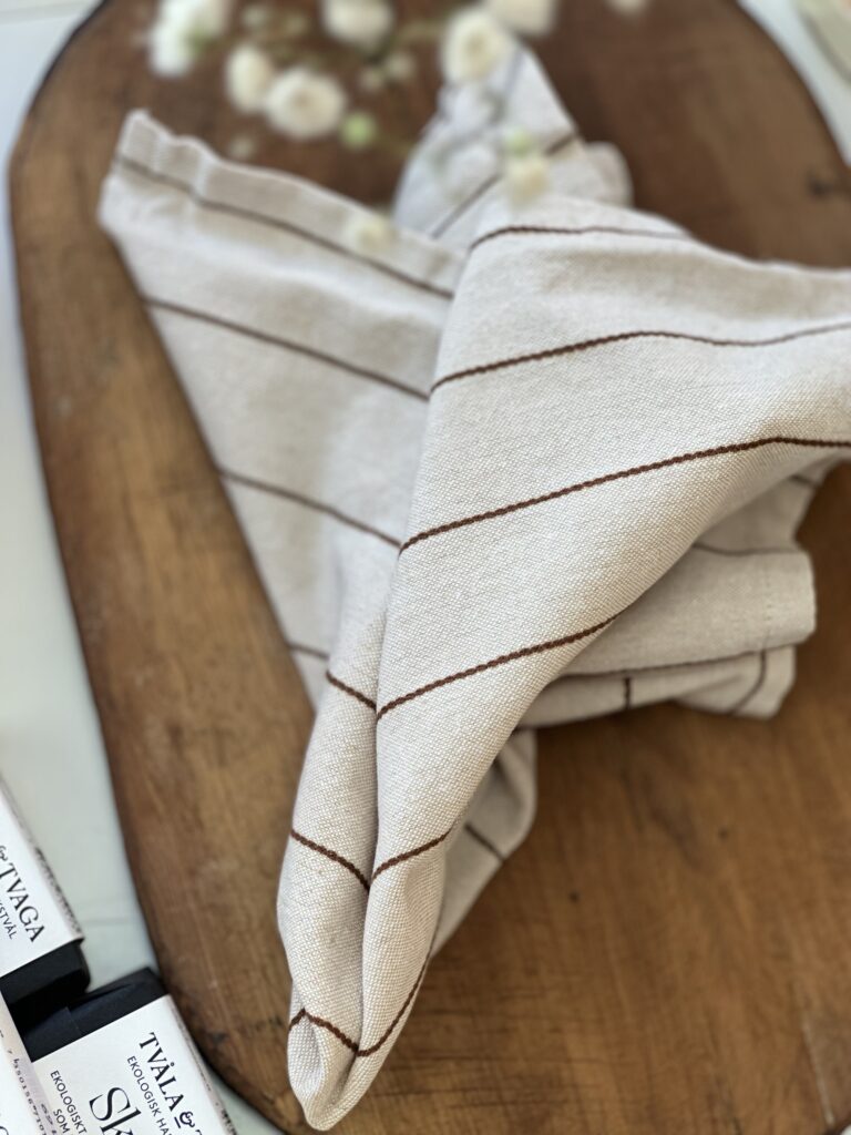 Tygservett Brun Randig