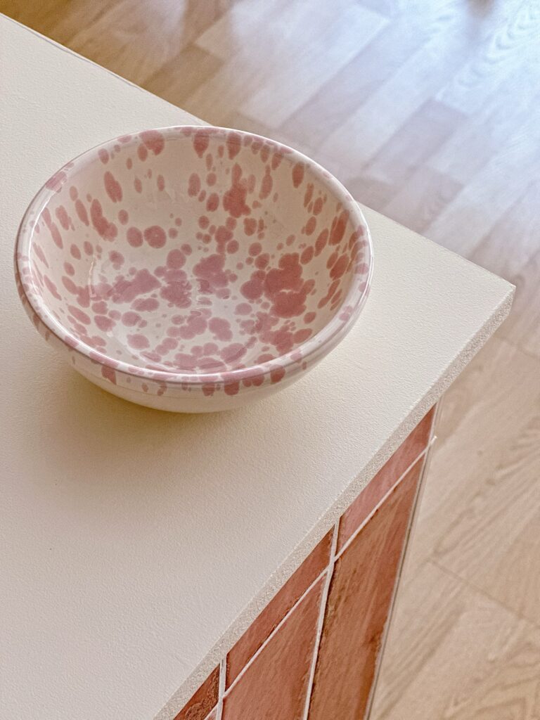 Liten Spruzzi Skål i Rosa Keramik